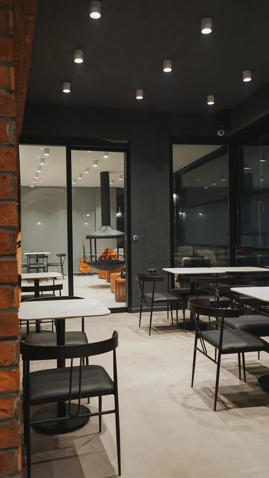 Caffeine Lab kafe iç mekân ve mobilya uygulaması — 9. görsel