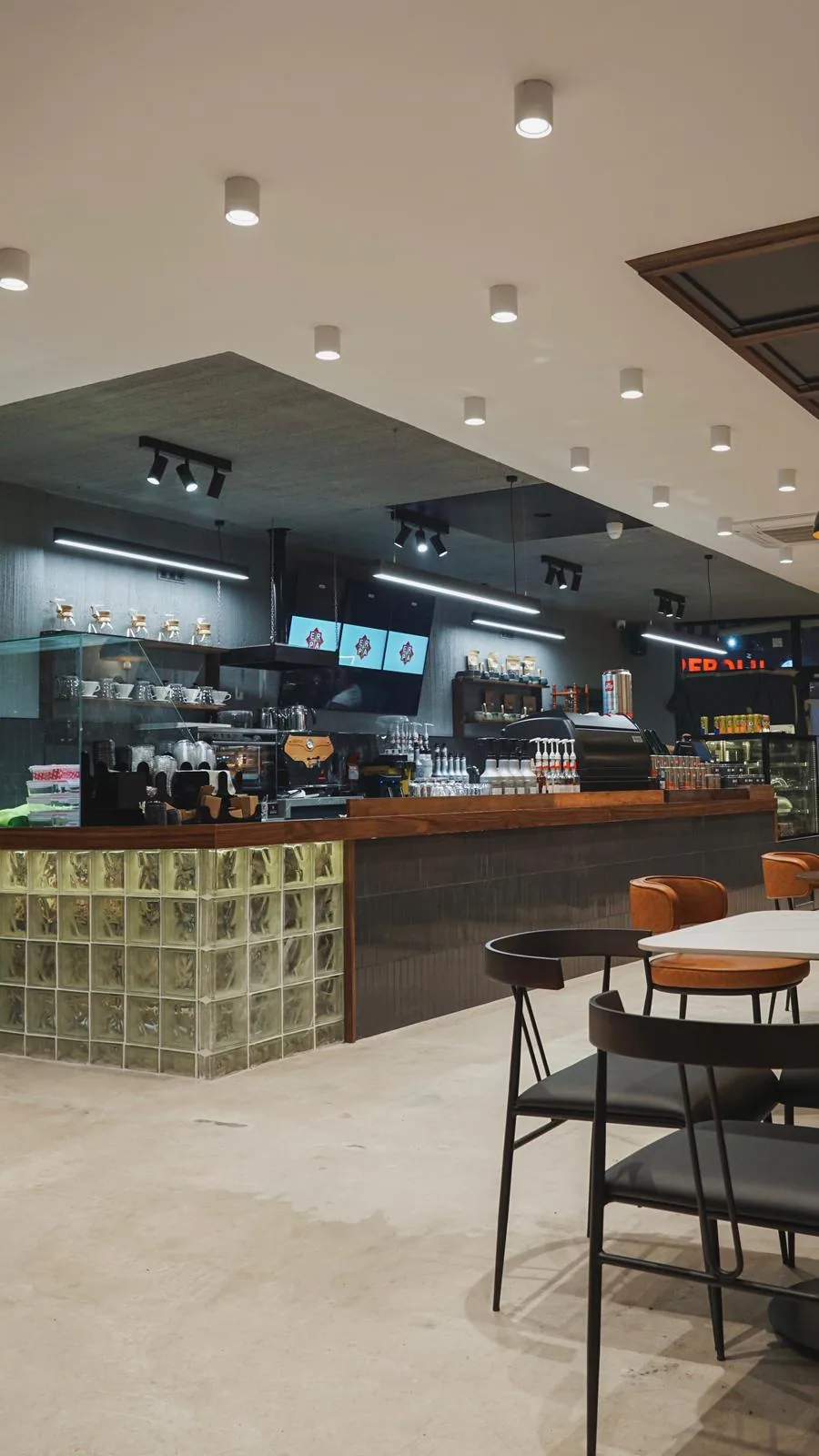 Caffeine Lab Kafe İç Mekân Uygulaması
