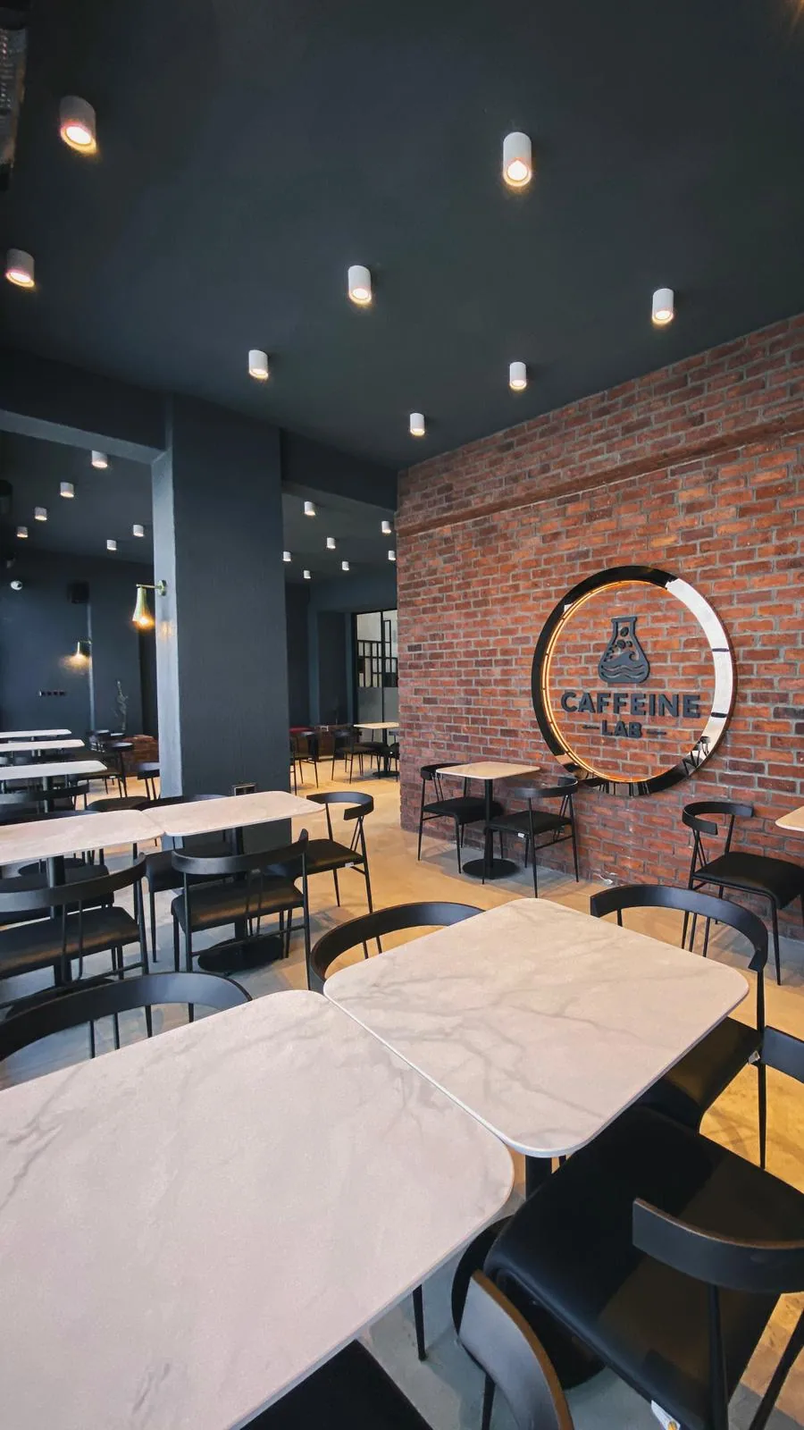 Caffeine Lab kafe iç mekân ve mobilya uygulaması — 18. görsel