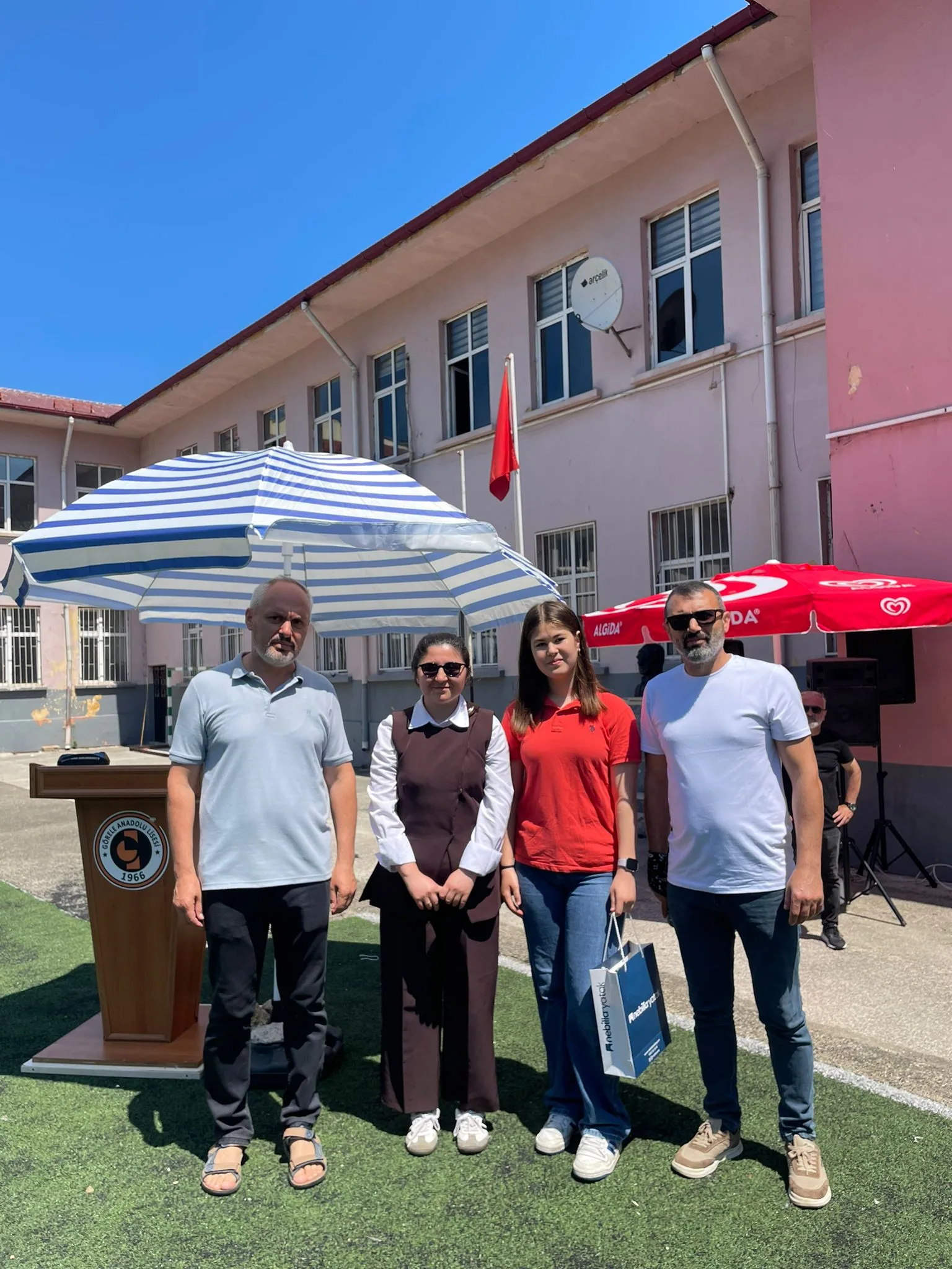 Görele Anadolu Lisesi öğrencilerine başarı hediyesi takdimi